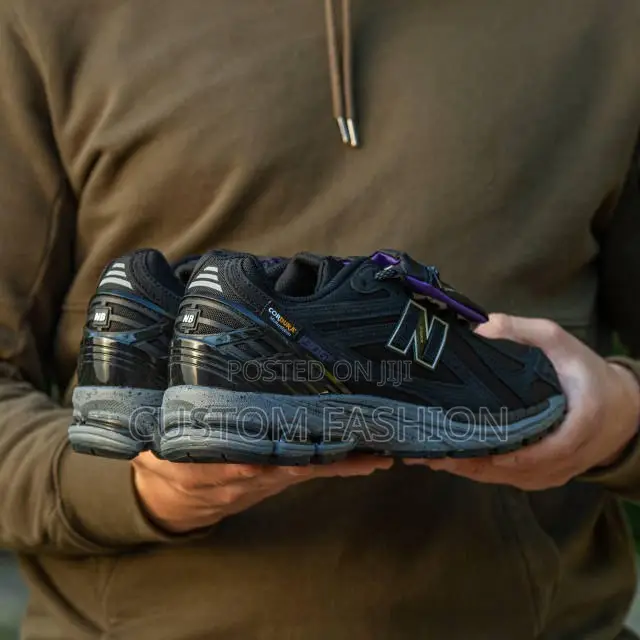 New Balance 1906r “Cordura Pouch Black “