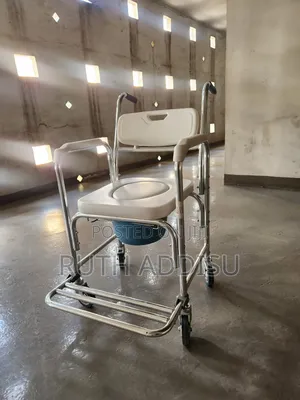 ኢምፖርትድ ጥራት ያለው Wheelchair፯¢Commode Wheelchair፬¥Commode ኮሞድ ጎማ ያለው
