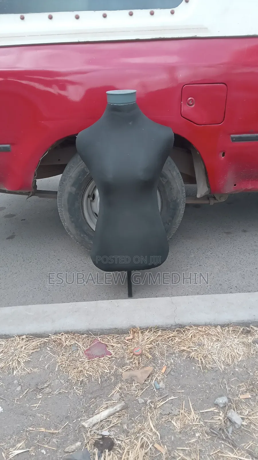 የልብስ ማሳያ አሻንጉሊት