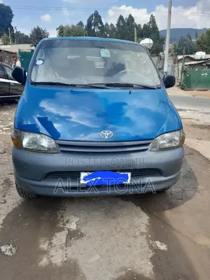Toyota HiAce 2000 Blue