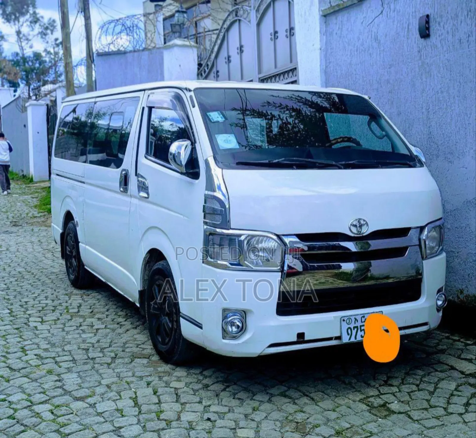 Toyota HiAce 2007 White