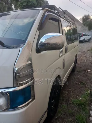 Toyota HiAce 2007 White