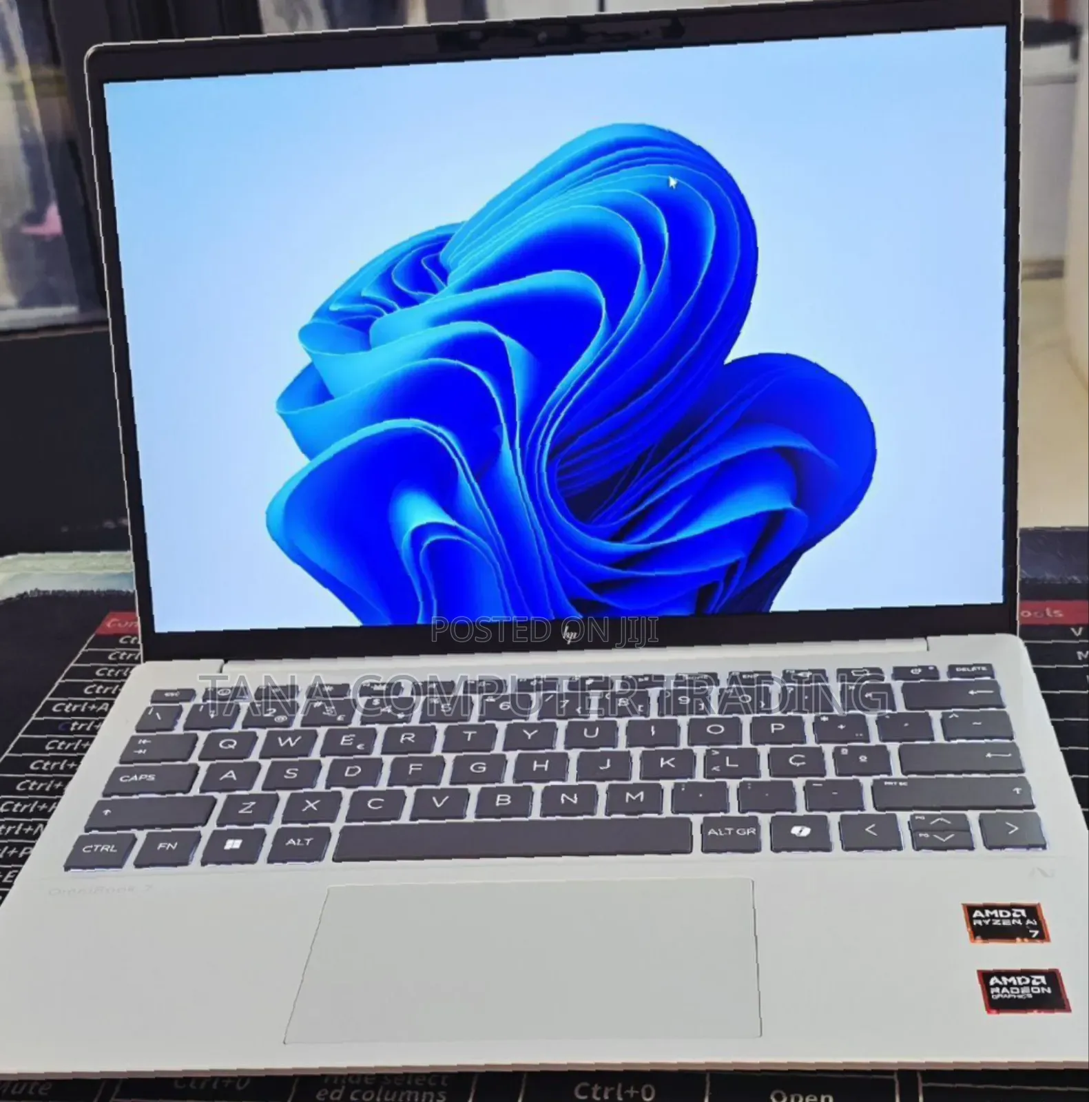 New Laptop HP OmniBook 7 14" 32GB Intel Core I7 SSD 1T