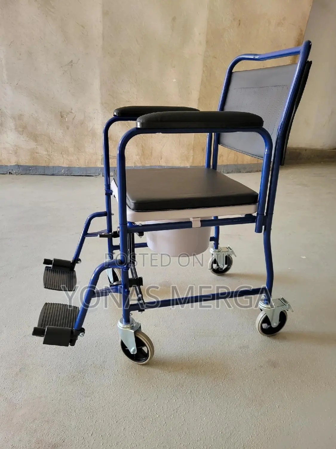 Toilet Chair塚皰mobile Commode Chair恕觀stable and Robust。Durable