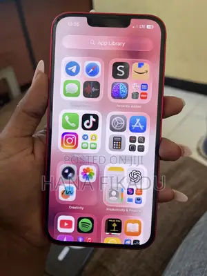 Photo - Apple iPhone 13 256 GB Red