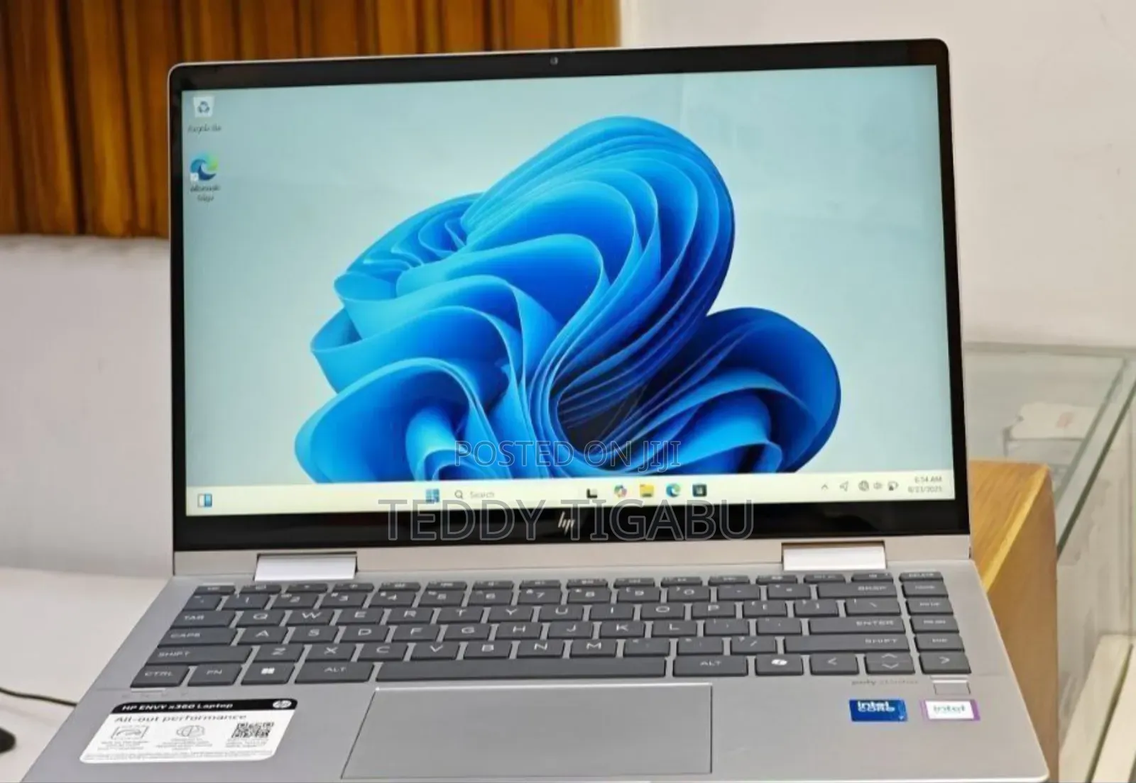 New Laptop HP Envy X360 16GB Intel Core 7 SSD 1T