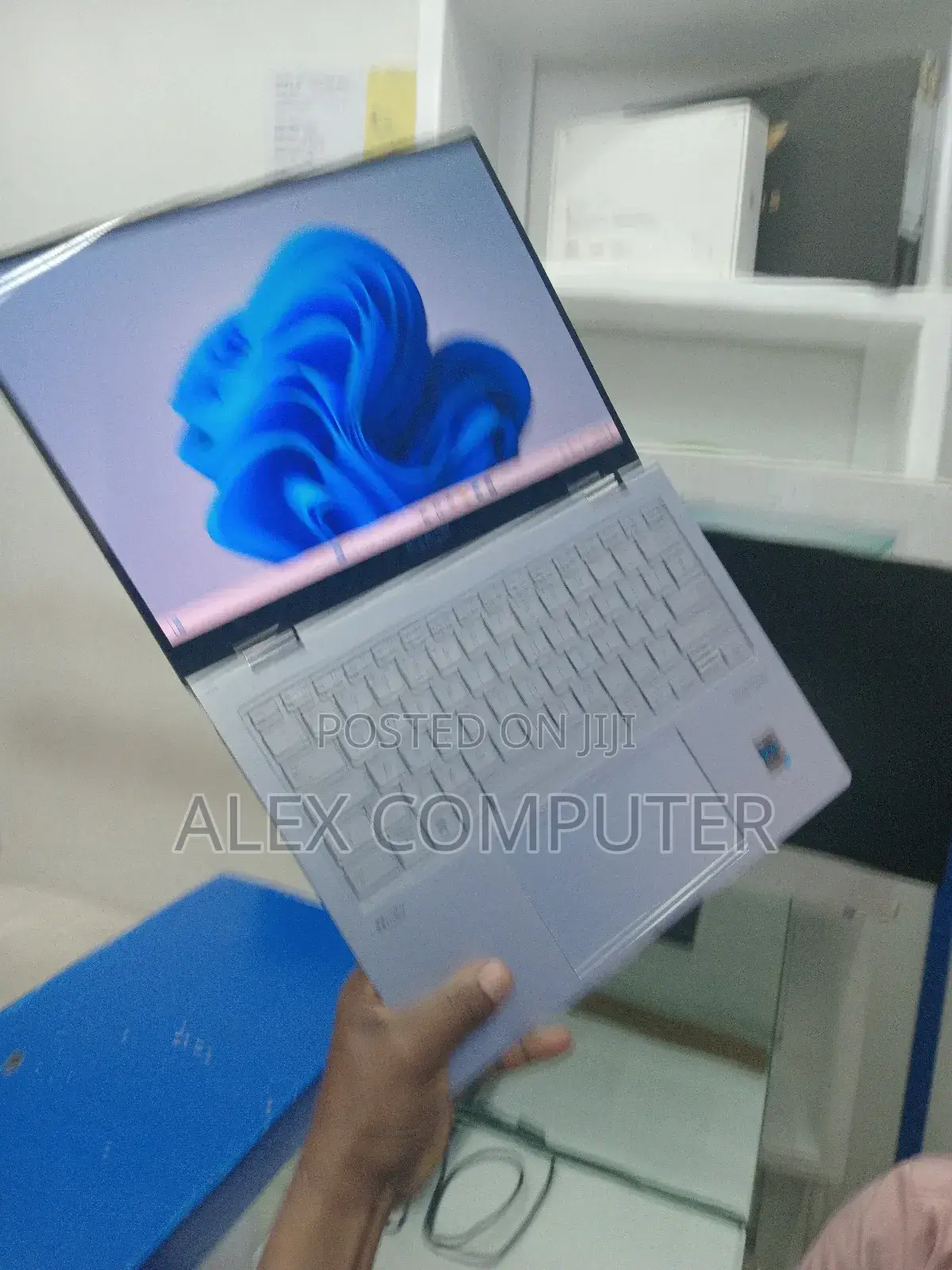 New Laptop Asus ZenBook Flip 14 UX461UN 16GB Intel Core I7 SSD 512GB