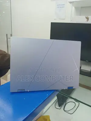 New Laptop Asus ZenBook Flip 14 UX461UN 16GB Intel Core I7 SSD 512GB