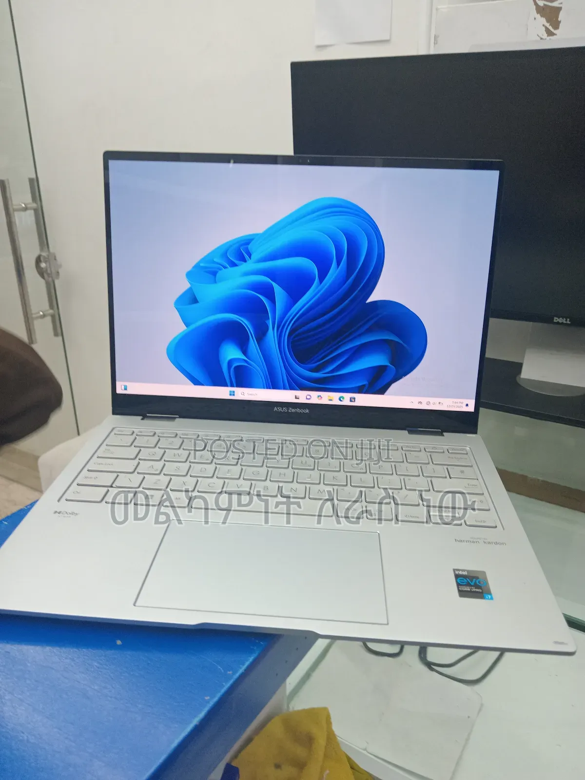 New Laptop Asus ZenBook Flip 14 UX461UN 16GB Intel Core I7 SSD 512GB