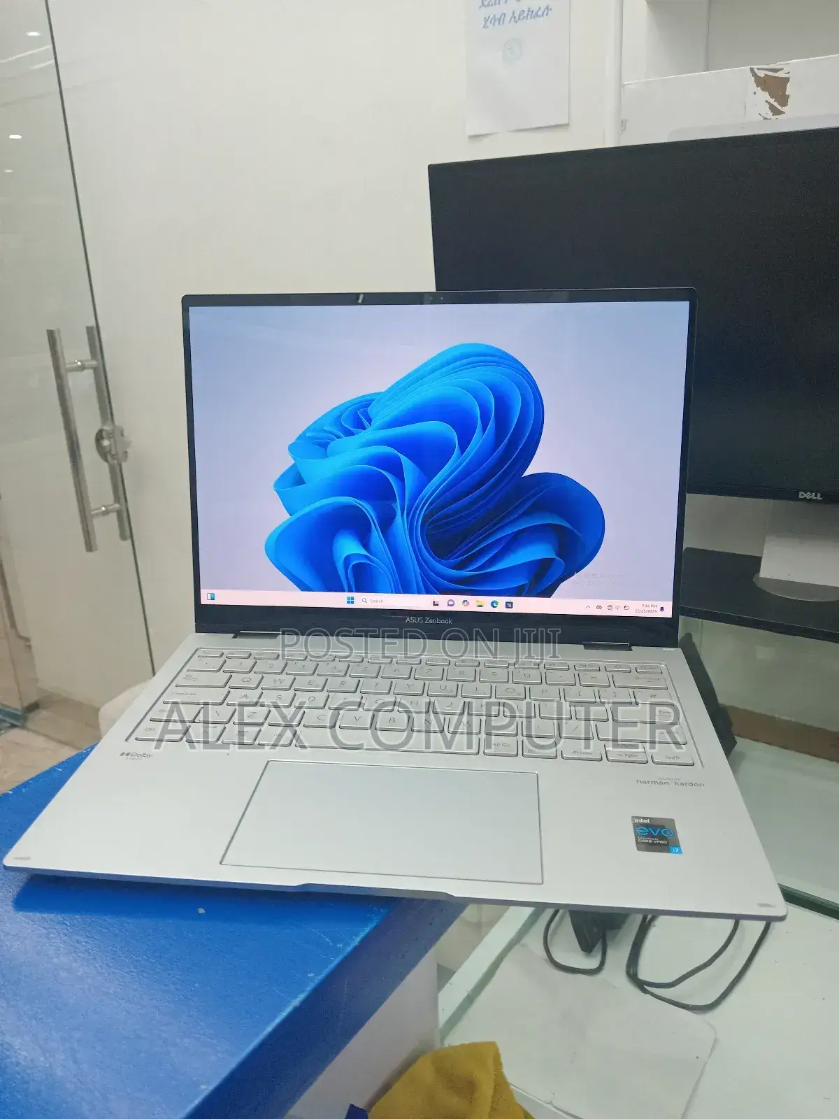 New Laptop Asus ZenBook Flip 14 UX461UN 16GB Intel Core I7 SSD 512GB