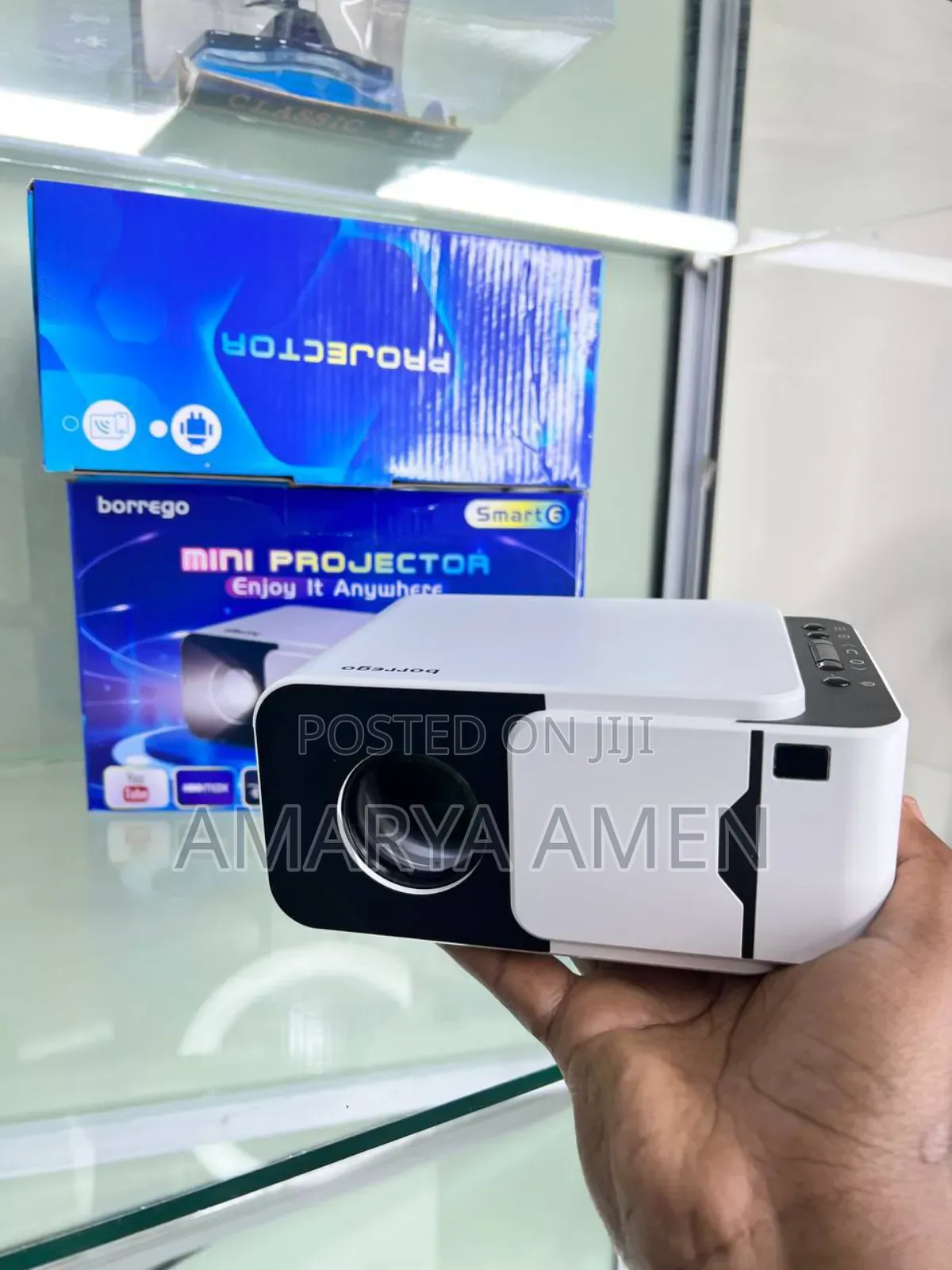 The Borrego Smart 6 Mini Projector