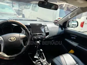 Toyota Hilux 2014 Black