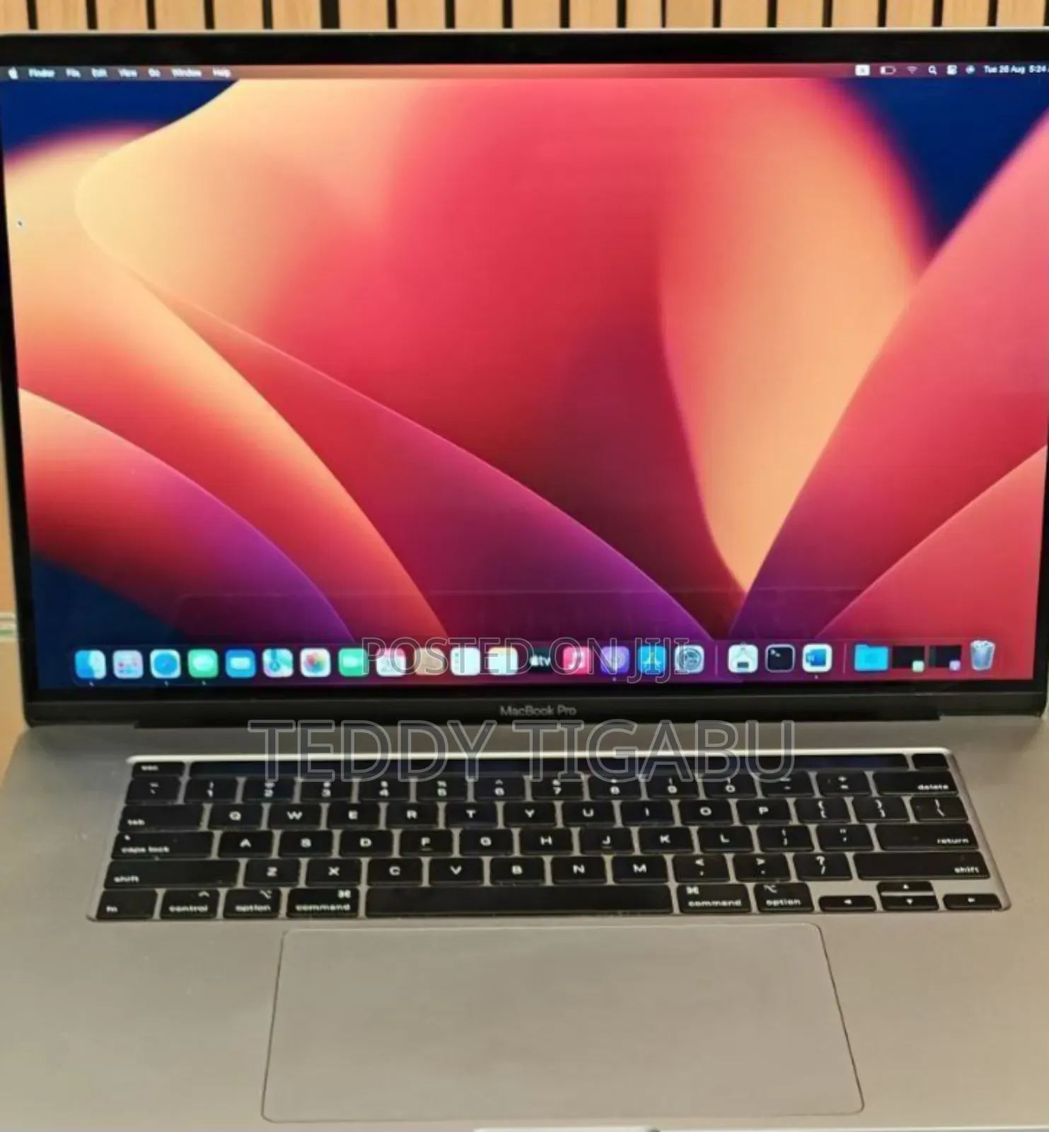New Laptop Apple MacBook Pro 2019 16GB Intel Core I7 SSD 512GB