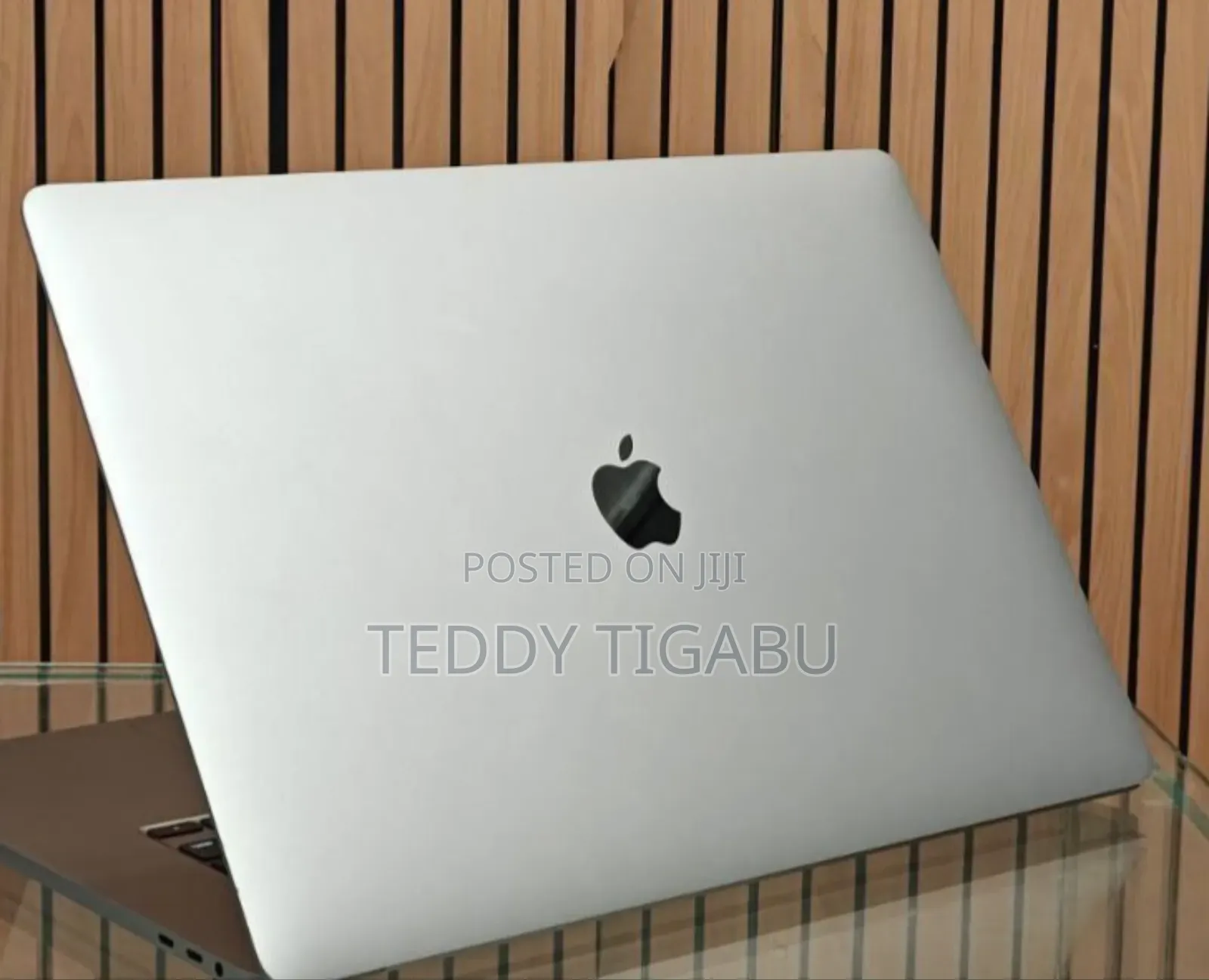 New Laptop Apple MacBook Pro 2019 16GB Intel Core I7 SSD 512GB