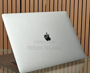 New Laptop Apple MacBook Pro 2019 16GB Intel Core I7 SSD 512GB