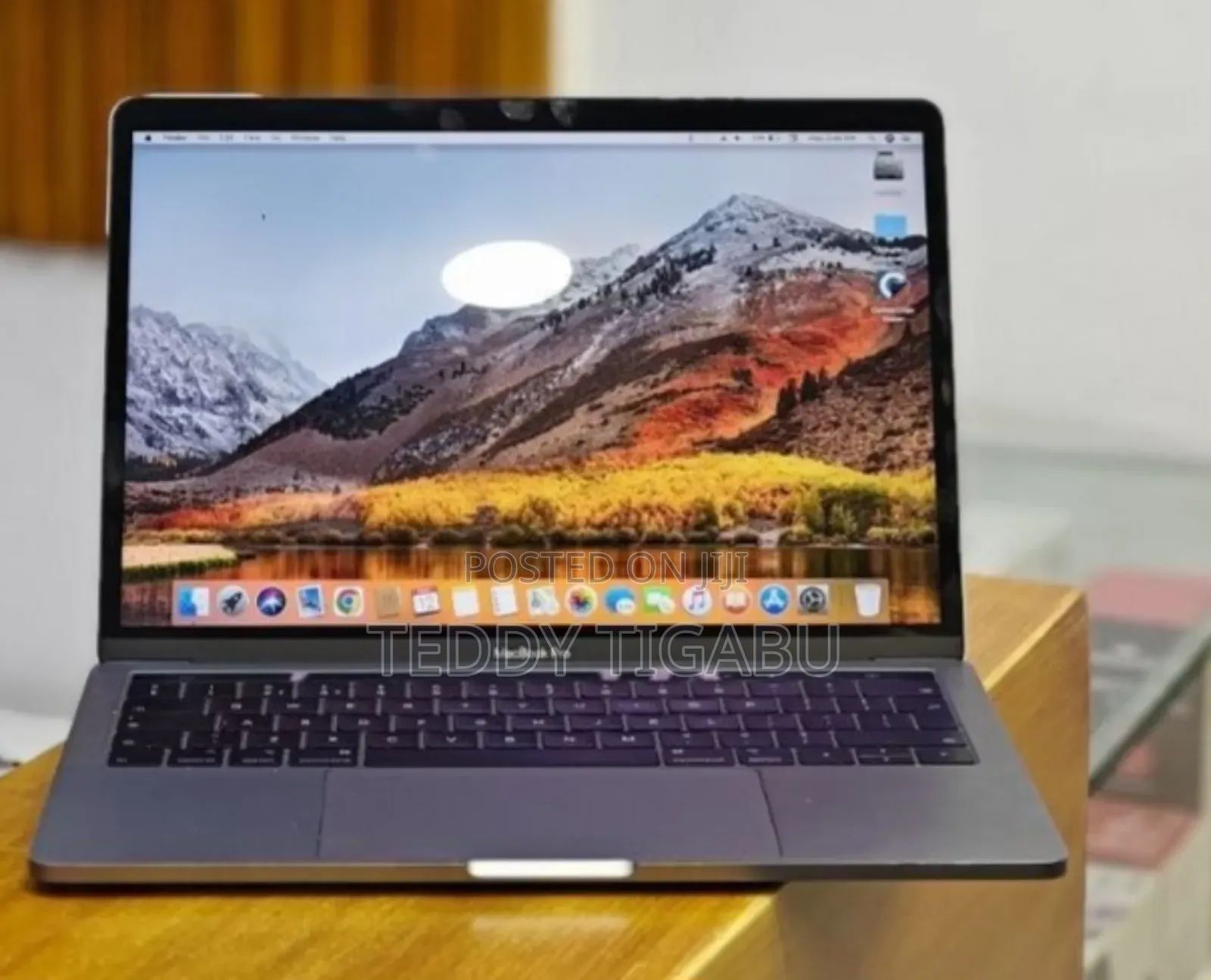New Laptop Apple MacBook Pro 2019 8GB Intel Core I5 SSD 512GB