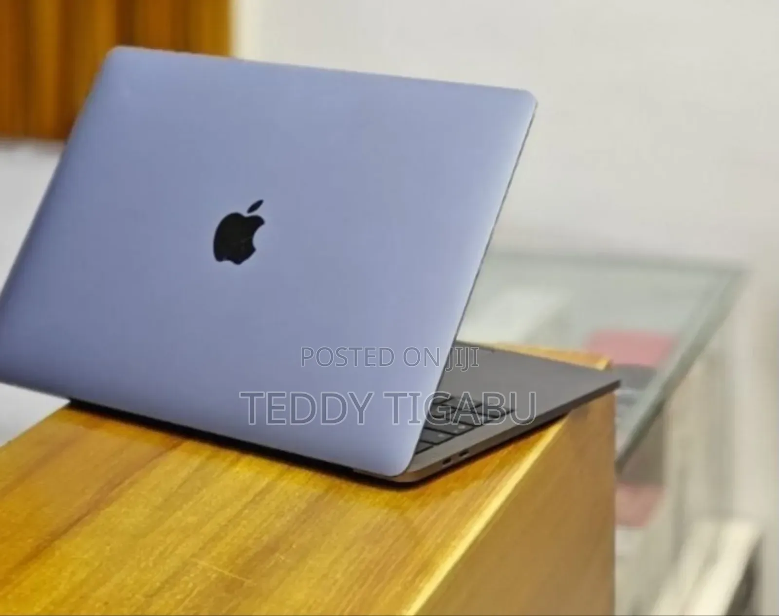 New Laptop Apple MacBook Pro 2019 8GB Intel Core I5 SSD 512GB