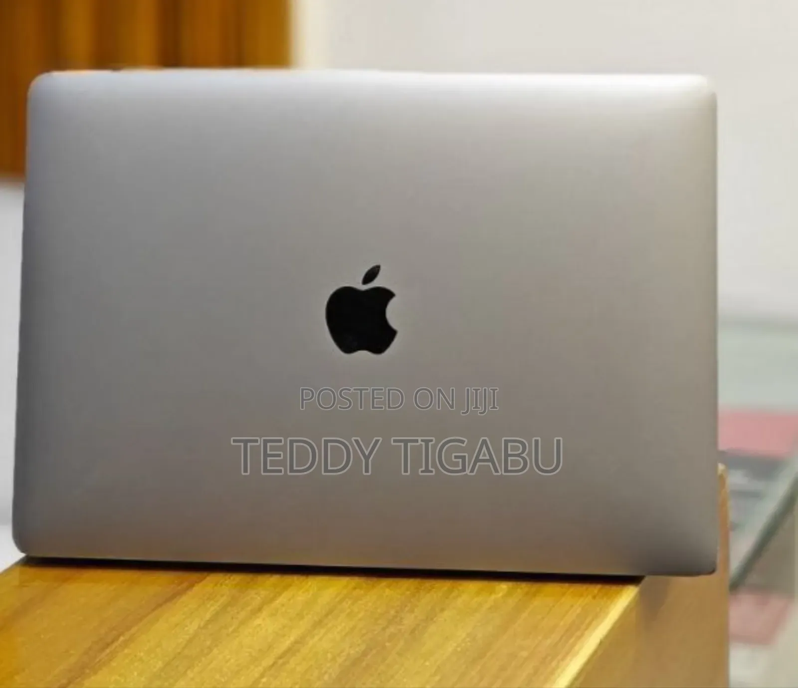 New Laptop Apple MacBook Pro 2019 8GB Intel Core I5 SSD 512GB