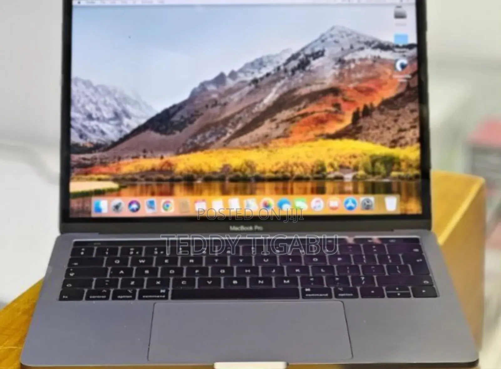 New Laptop Apple MacBook Pro 2019 8GB Intel Core I5 SSD 512GB