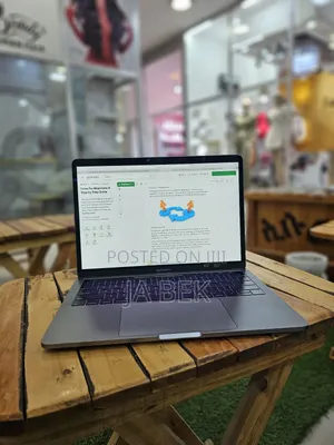 Photo - New Laptop Apple MacBook Pro 2019 16GB Intel Core I7 SSD 1T