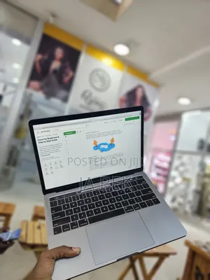 New Laptop Apple MacBook Pro 2019 16GB Intel Core I7 SSD 1T