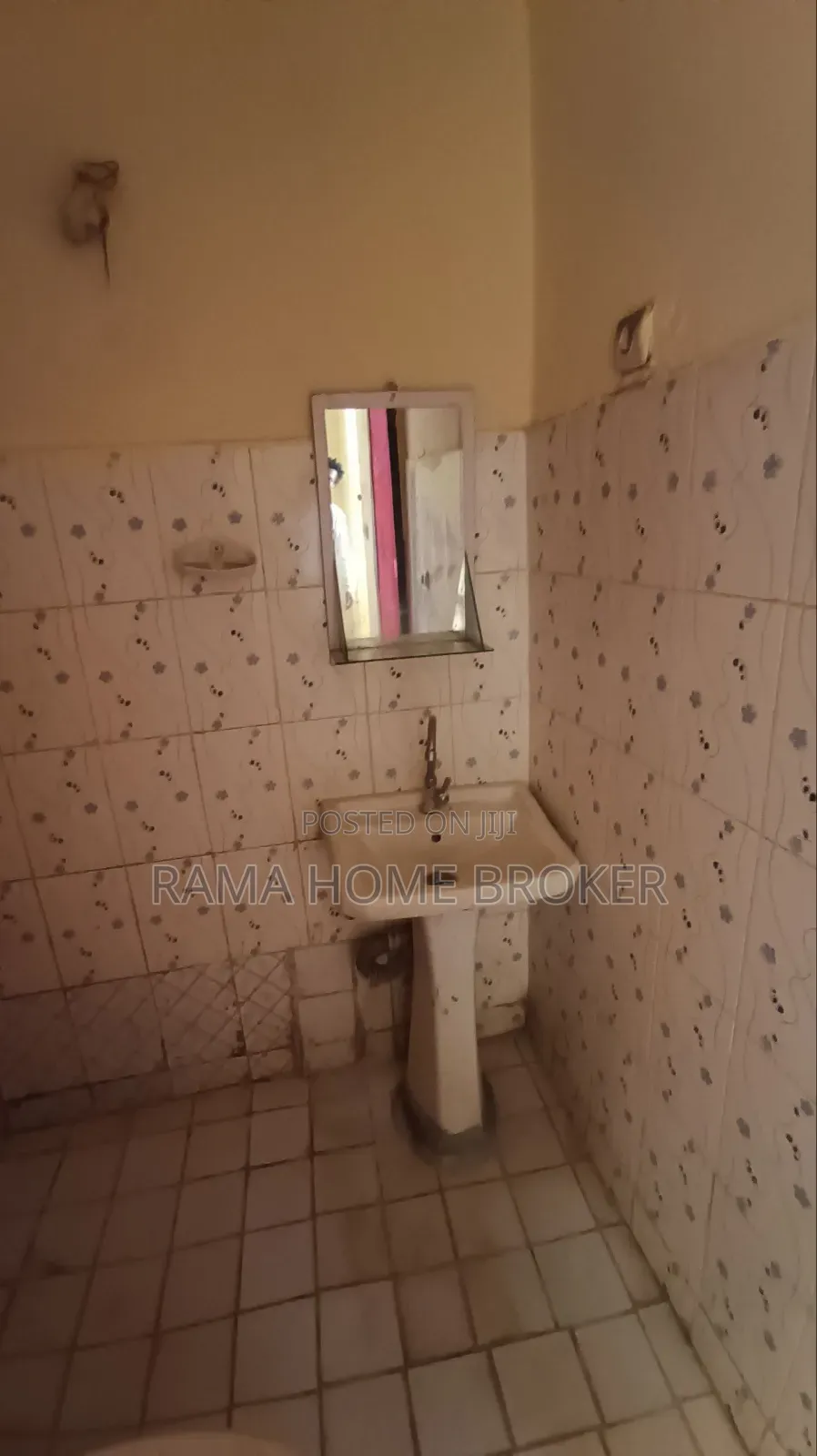 Furnished 3bdrm Condo in Yeka for sale