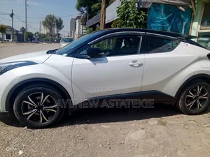 Toyota C-HR Nightshade 2022 White
