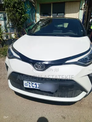 Photo - Toyota C-HR Nightshade 2022 White