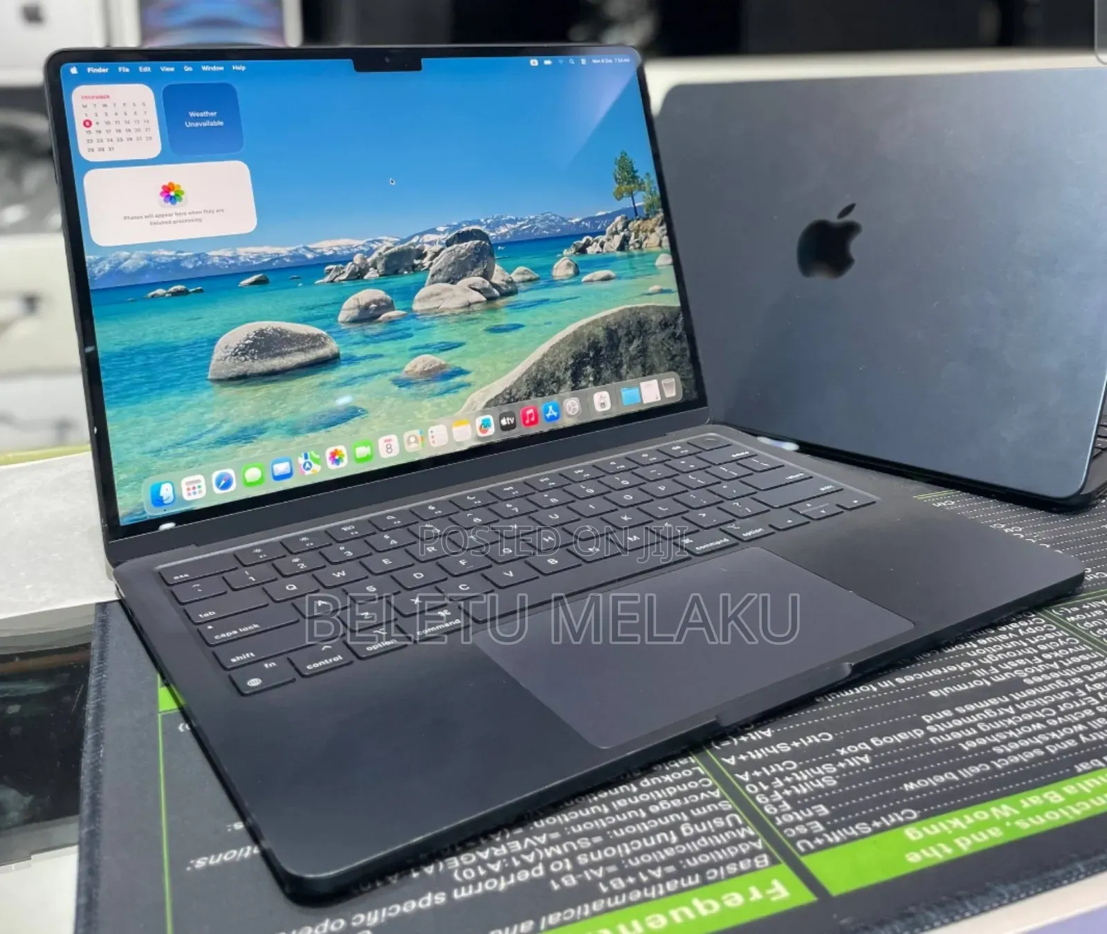 New Laptop Apple MacBook Air 2024 M3 13-Inch 8GB Apple M3 SSD 256GB