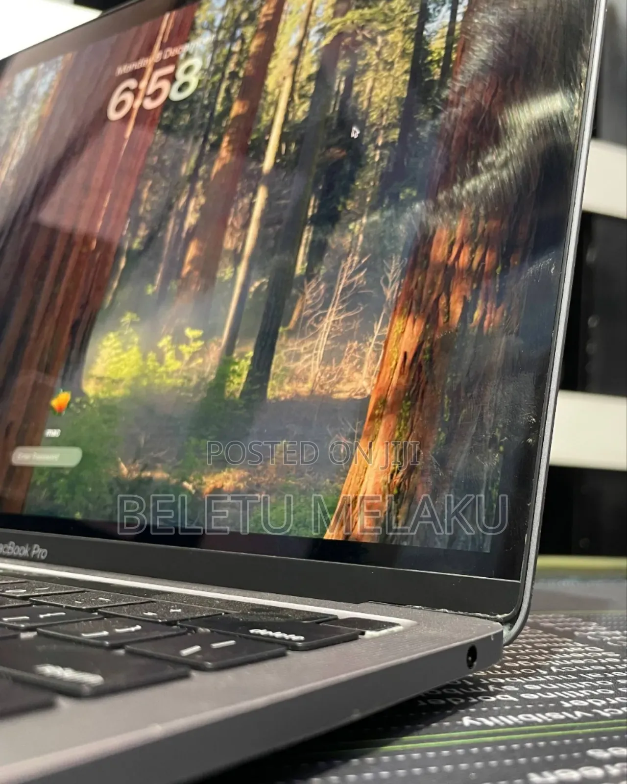 New Laptop Apple MacBook Pro 2022 M2 16GB Apple M2 SSD 256GB