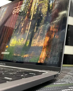 New Laptop Apple MacBook Pro 2022 M2 16GB Apple M2 SSD 256GB