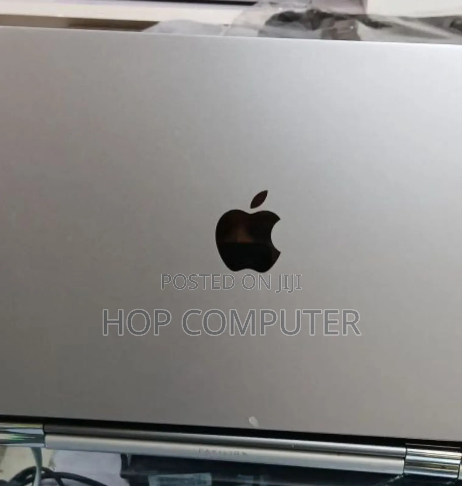 New Laptop Apple MacBook Air 2022 M2 8GB Apple M2 SSD 256GB