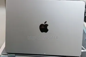 New Laptop Apple MacBook Air 2022 M2 8GB Apple M2 SSD 256GB