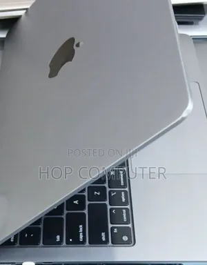 New Laptop Apple MacBook Air 2022 M2 8GB Apple M2 SSD 256GB