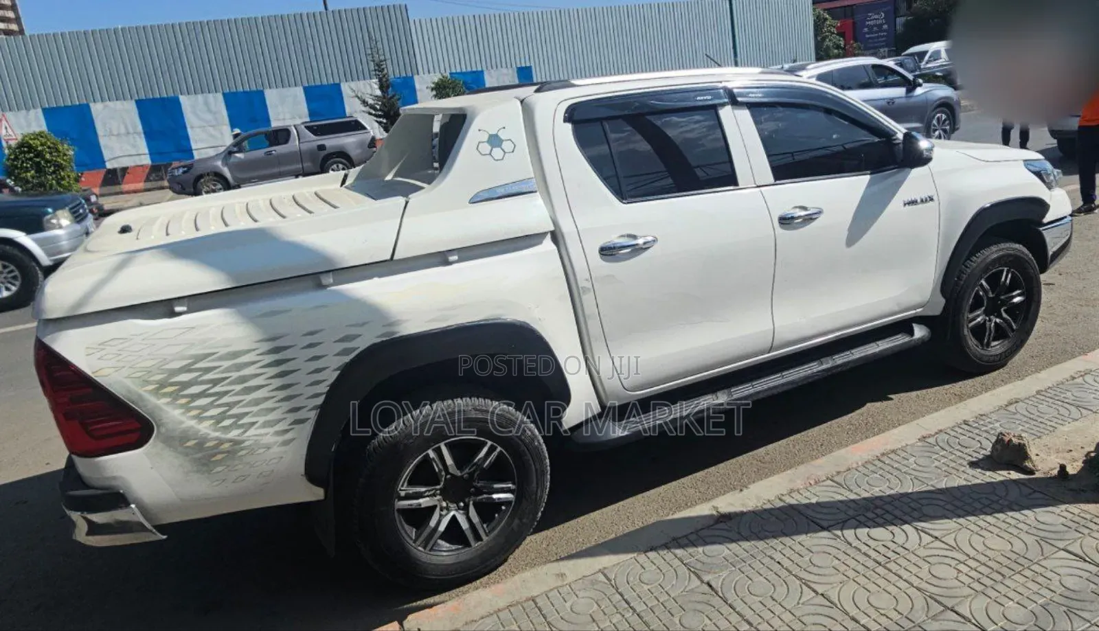 Toyota Hilux 2021 White