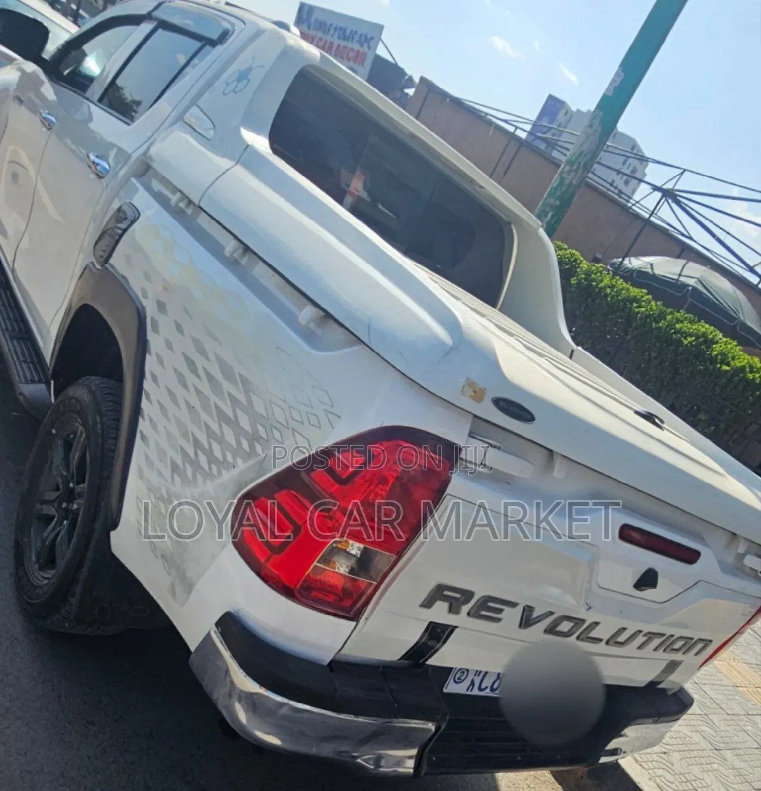 Toyota Hilux 2021 White