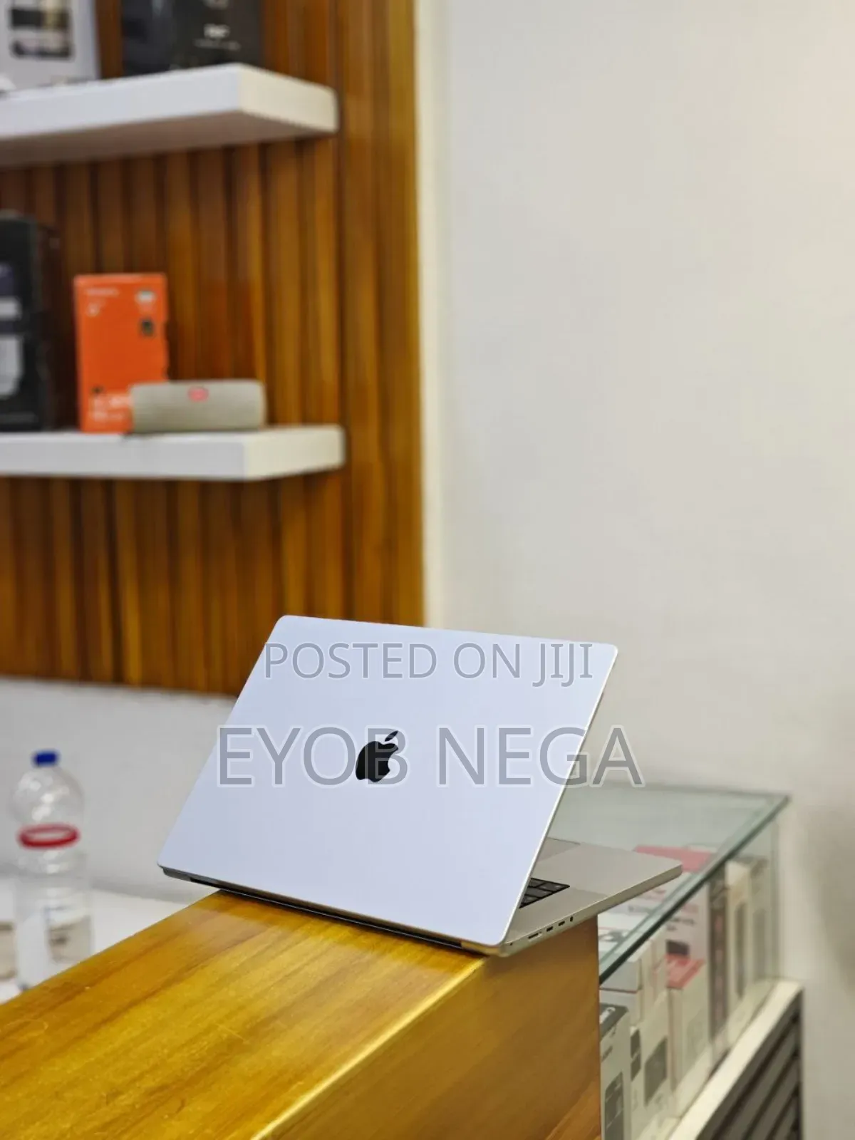 New Laptop Apple MacBook Pro M1 16GB Apple M1 Pro SSD 512GB