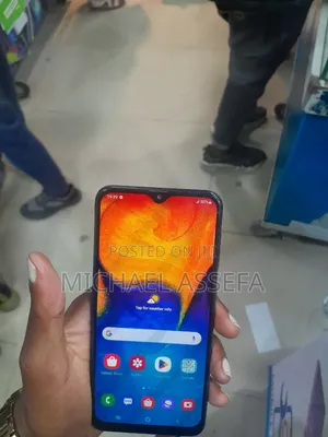 Photo - Samsung Galaxy A20 32 GB Black