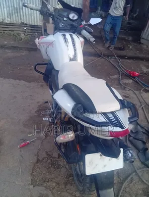 TVS Apache 180 RTR 2024 White