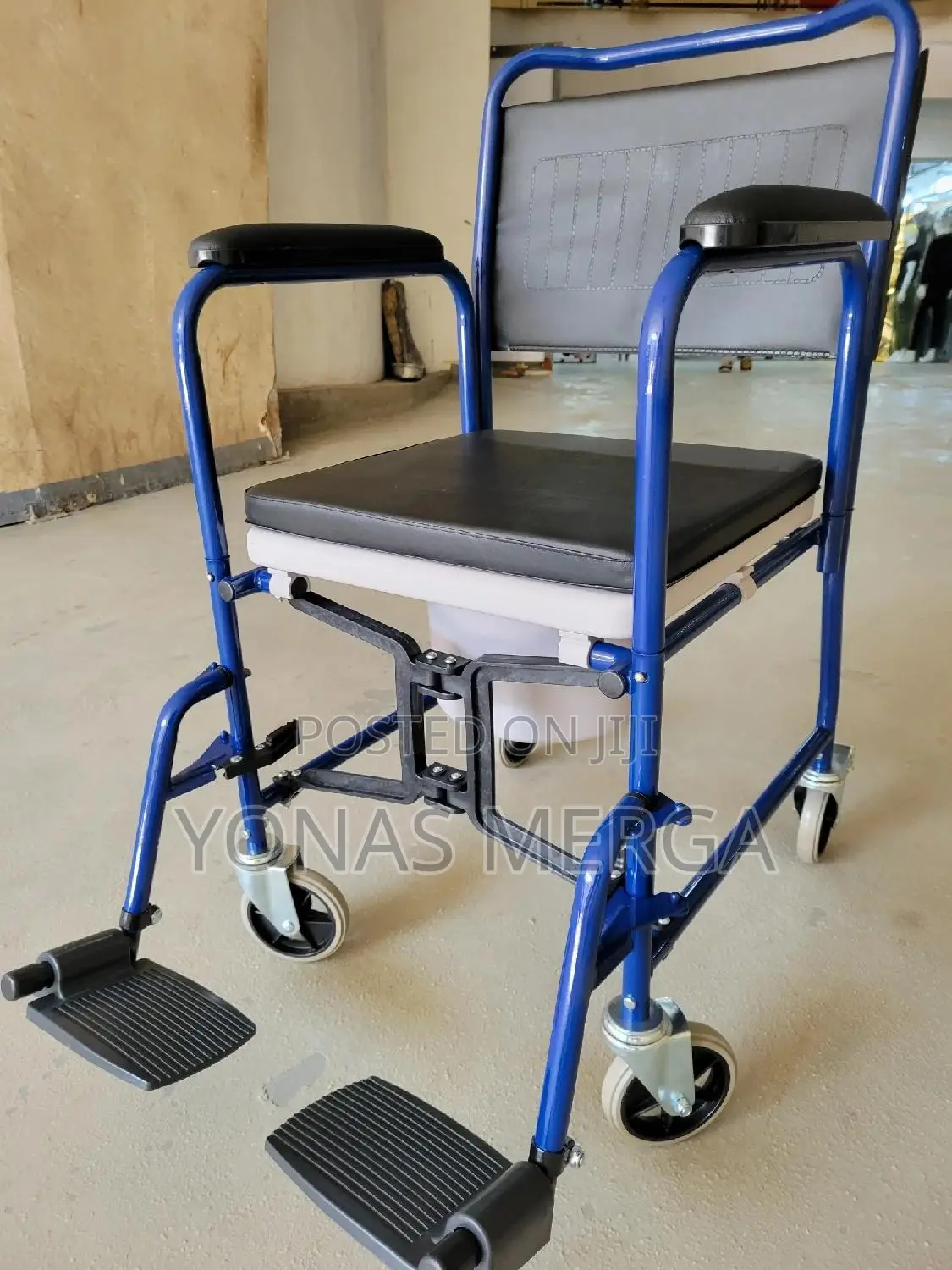 Toilet Chair与𣁋max Weight Limit:150kg由甴extra Wide 3 in 1 Toilet Chair