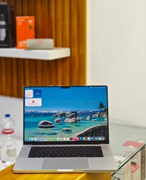 New Laptop Apple MacBook Pro M1 16GB Apple M1 Pro SSD 512GB