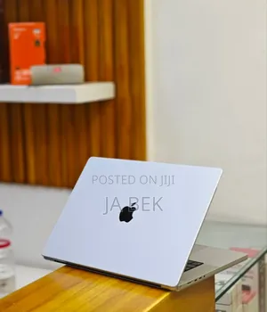 New Laptop Apple MacBook Pro M1 16GB Apple M1 Pro SSD 512GB