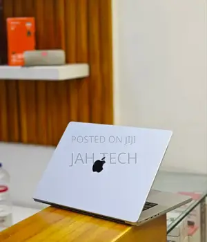 New Laptop Apple MacBook Pro M1 16GB Apple M1 Pro SSD 512GB