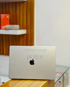 New Laptop Apple MacBook Pro M1 16GB Apple M1 Pro SSD 512GB