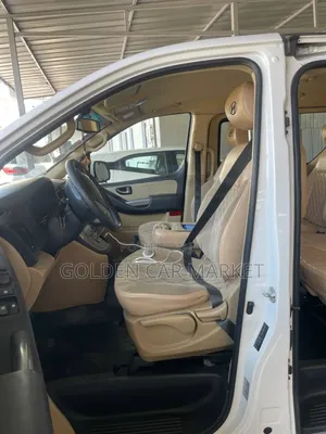 Hyundai H1 2021 White