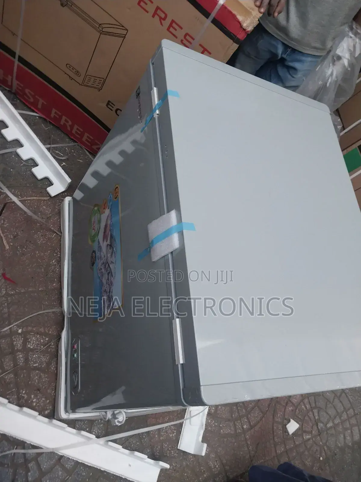 Chest Freezers 23s Deliver