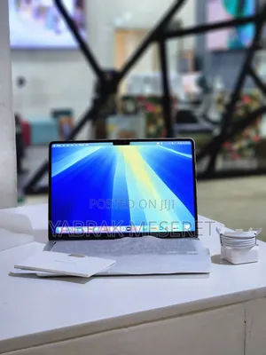 New Laptop Apple MacBook Air 2025 M4 13-Inch 16GB Apple M4 SSD 256GB