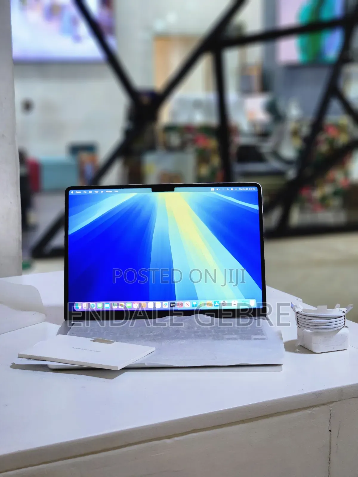 New Laptop Apple MacBook Air 2025 M4 13-Inch 16GB Apple M4 SSD 256GB