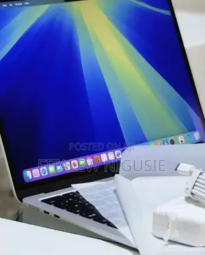 New Laptop Apple MacBook Pro 2024 M4 14-Inch 16GB Apple M4 SSD 256GB