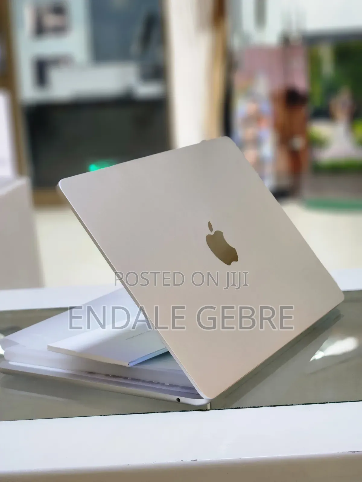 New Laptop Apple MacBook Air 2025 M4 13-Inch 16GB Apple M4 SSD 256GB